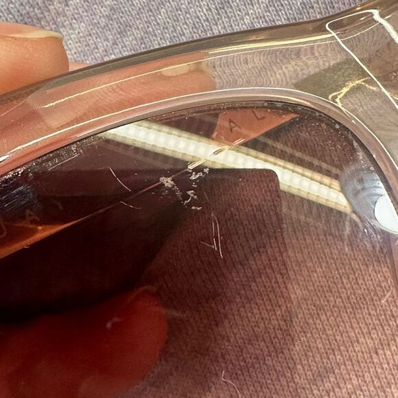 QUAY AUSTRALIA Steal A Kiss 111 Crystal Light Pink Gradient Cat Eye Sunglasses - Picture 10 of 10